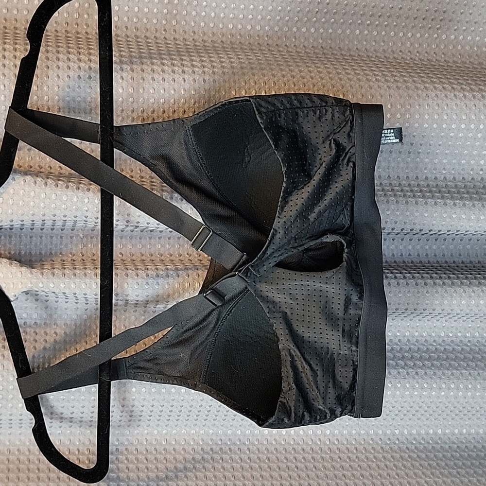 Lightweight By Victoria's Secret Victoria Sport Sports Bra 32D - Picture 2 of 4